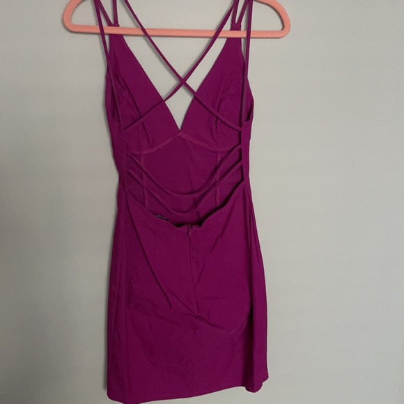 Fuchsia mini body con dress 💕🔥 - Picture 2 of 2